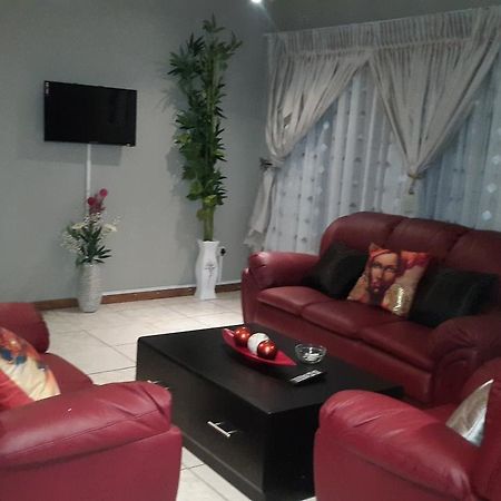 Tintech Bed & Breakfast Франсістаун Екстер'єр фото