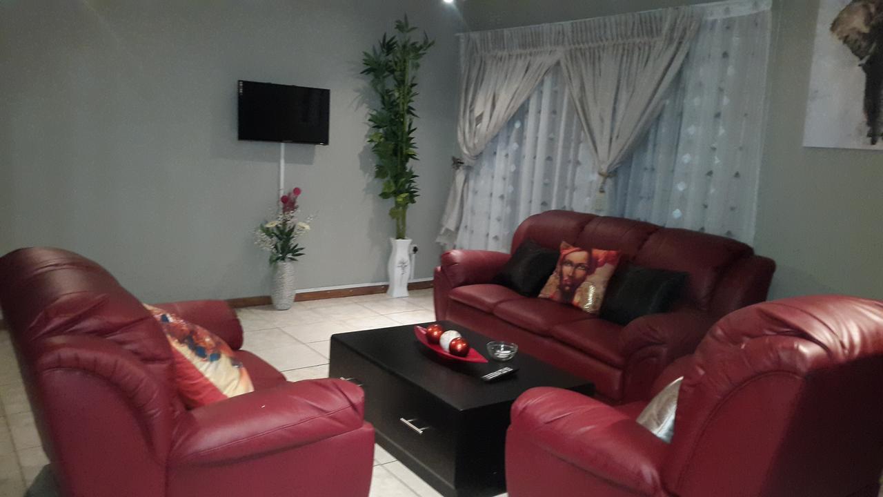 Tintech Bed & Breakfast Франсістаун Екстер'єр фото