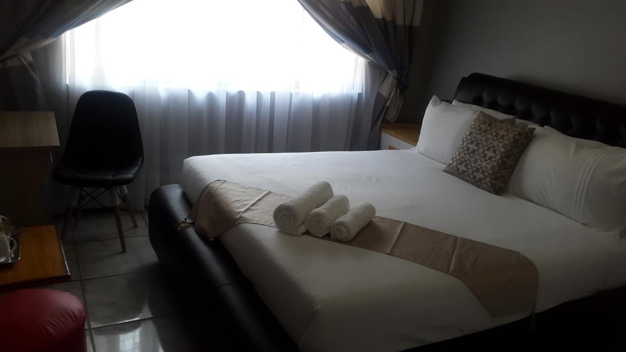 Tintech Bed & Breakfast Франсістаун Екстер'єр фото